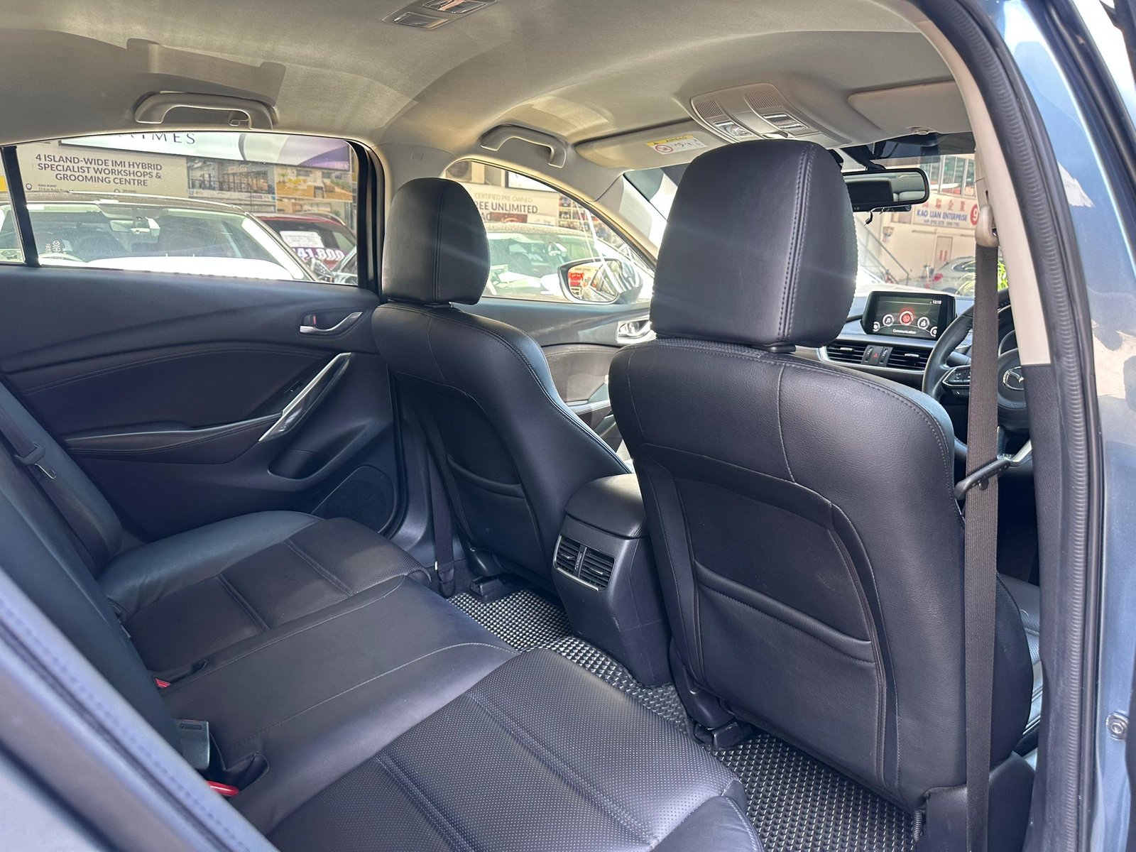 Mazda 6 2.0 Executive photo 8